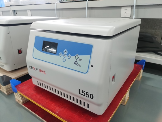 L550 Centrifuge Kecepatan Rendah 5500r/min 4x500ml Kapasitas untuk Pemisahan Darah